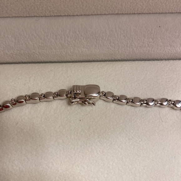 Stunner!! Sterling silver and quartz 17 inch necklace - Picture 3 of 7